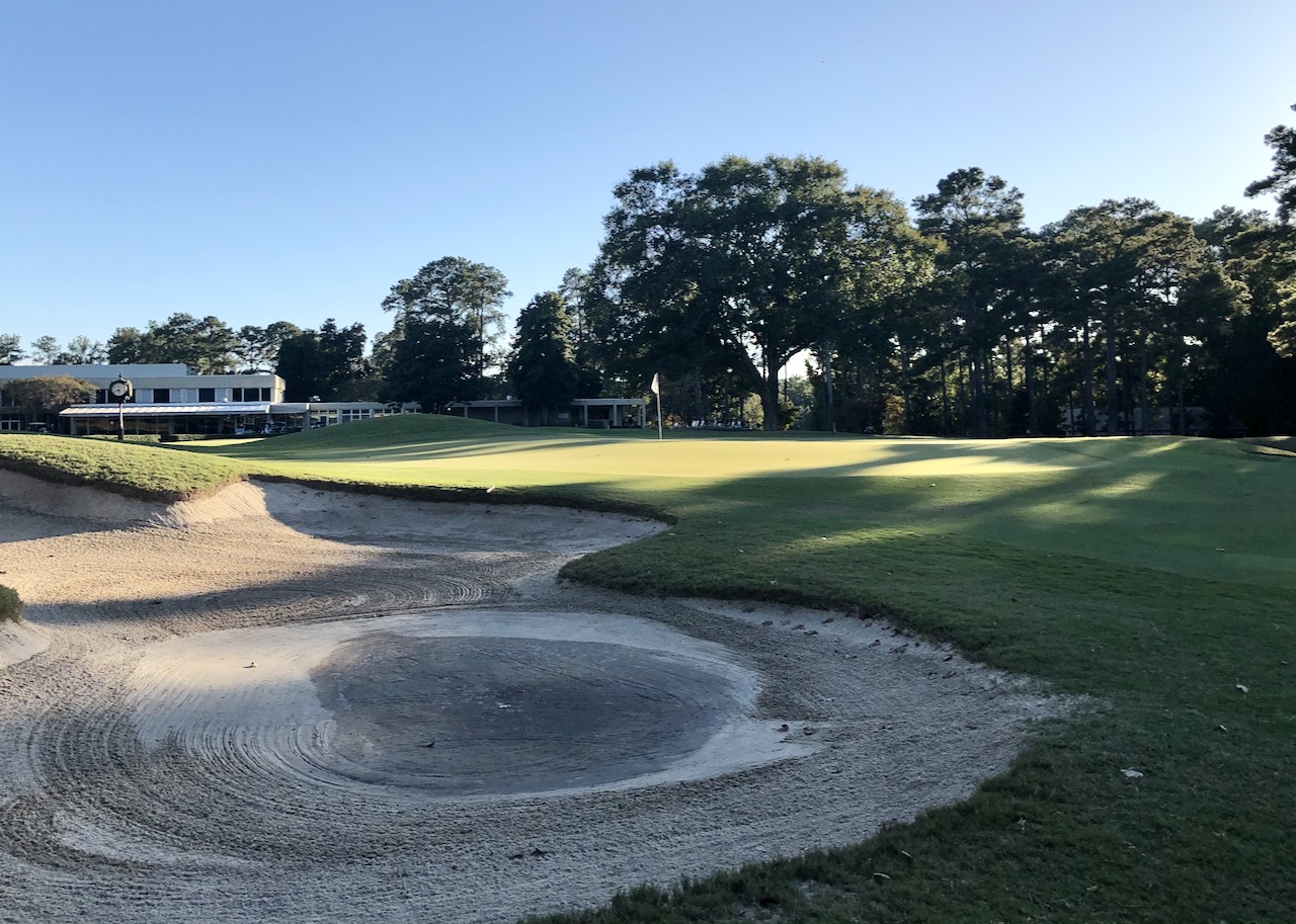 Columbia CC 18th green