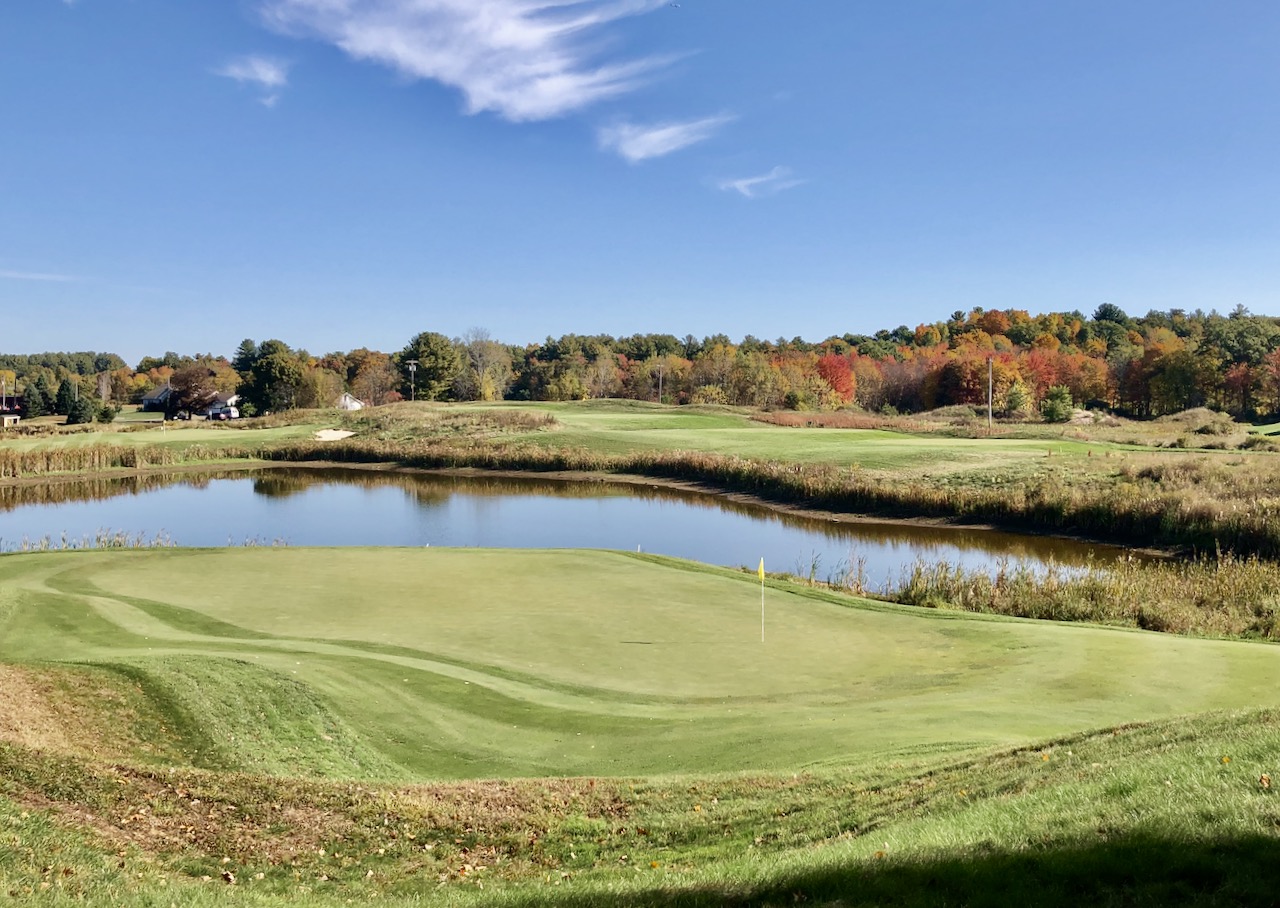 Ranch par 3 over water