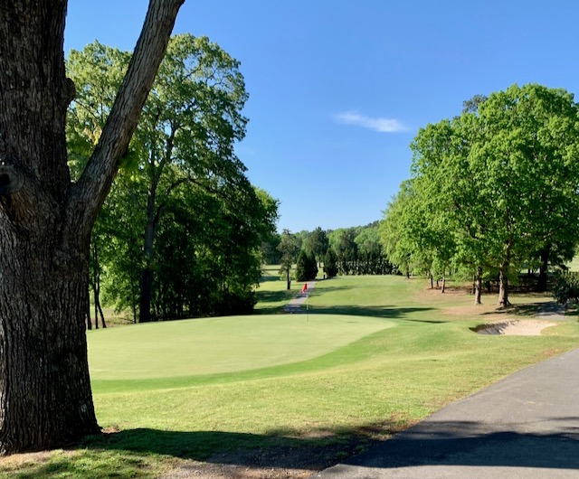 Monroe CC par 3 behind green 1