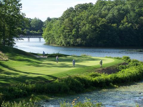 lakeofislesnorthpar3wateraround.jpg