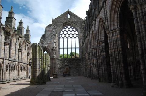 edinburghholyroodabbey.jpg