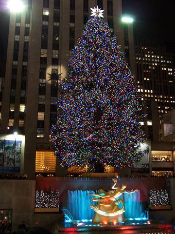 rockcenterxmastree.jpg